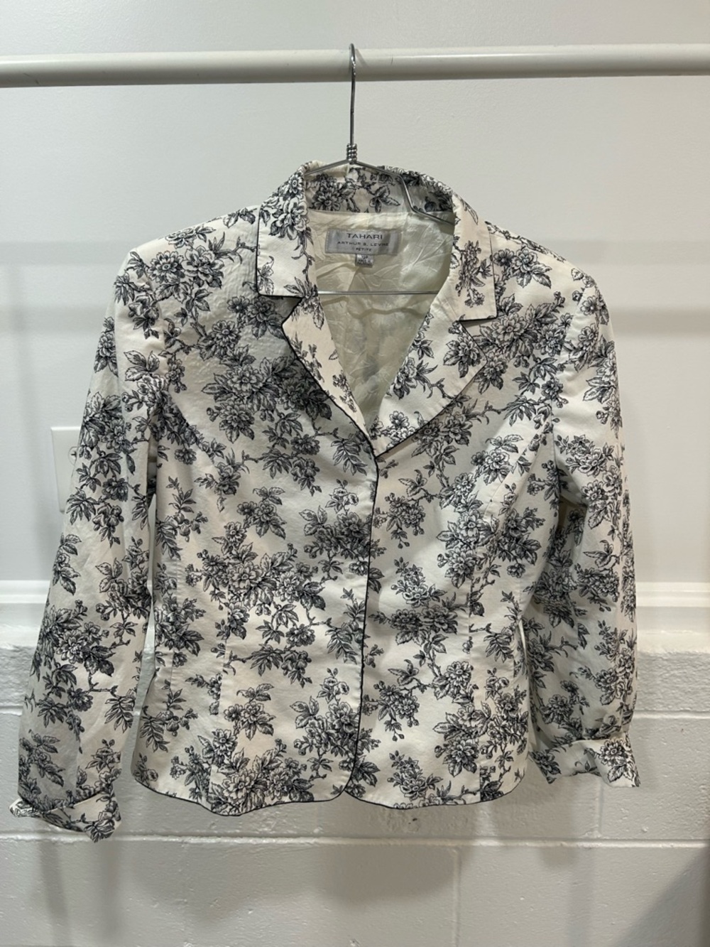 Tahari Black & White Floral Collared Jacket